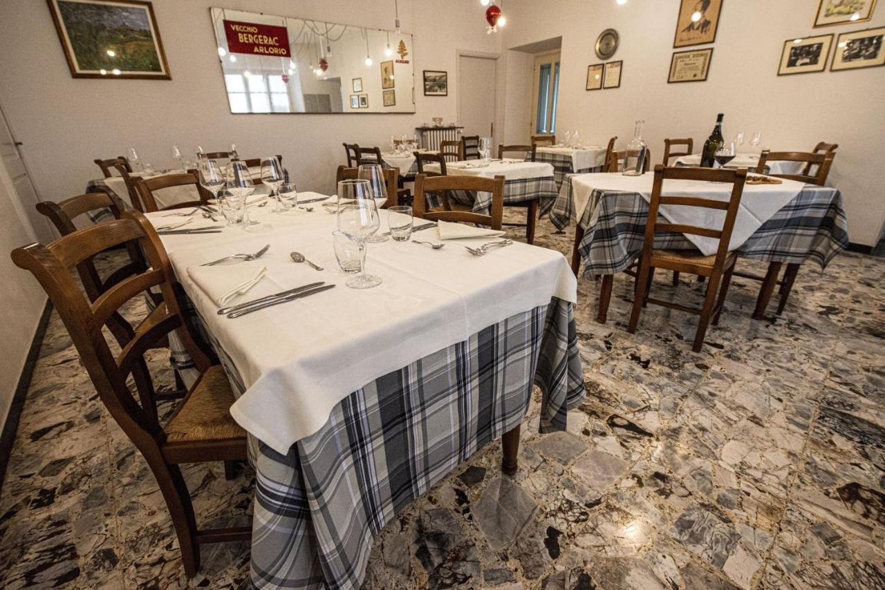 Locanda Italia Serralunga d'Alba Exterior photo